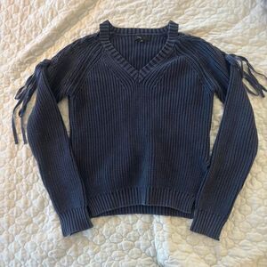 FATE Women’s Navy V-Neck Sweater with Bows Size M